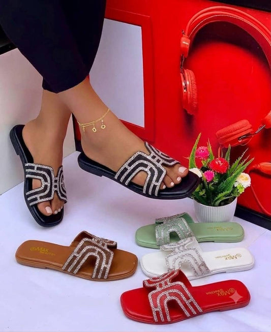 MAX SELECTION SLIPPERS