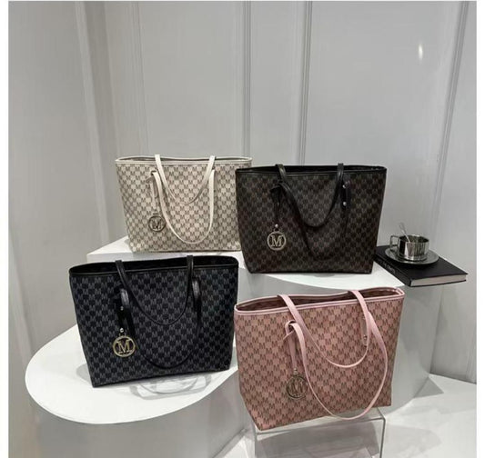 M TOTE BAG