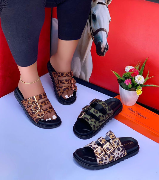 CLOVER SLIPPERS