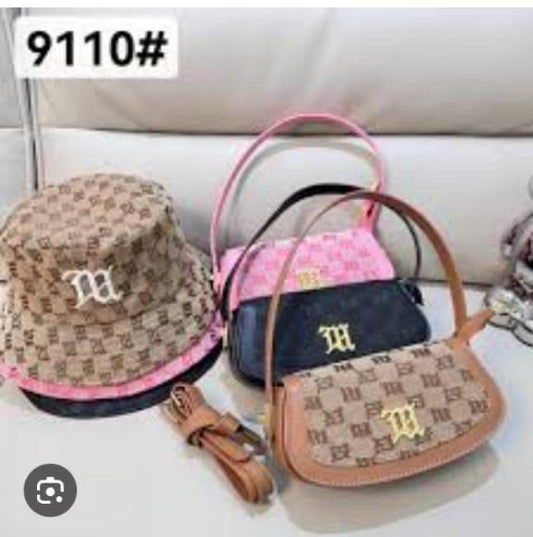 M BAG WITH CAP