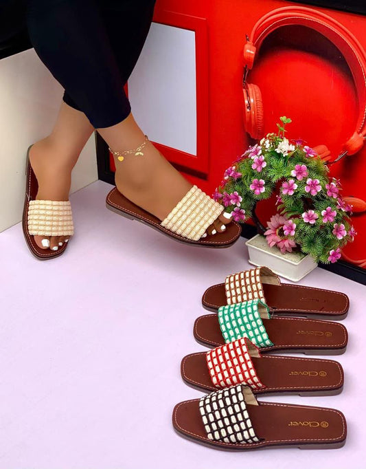 CLOVER SLIPPERS