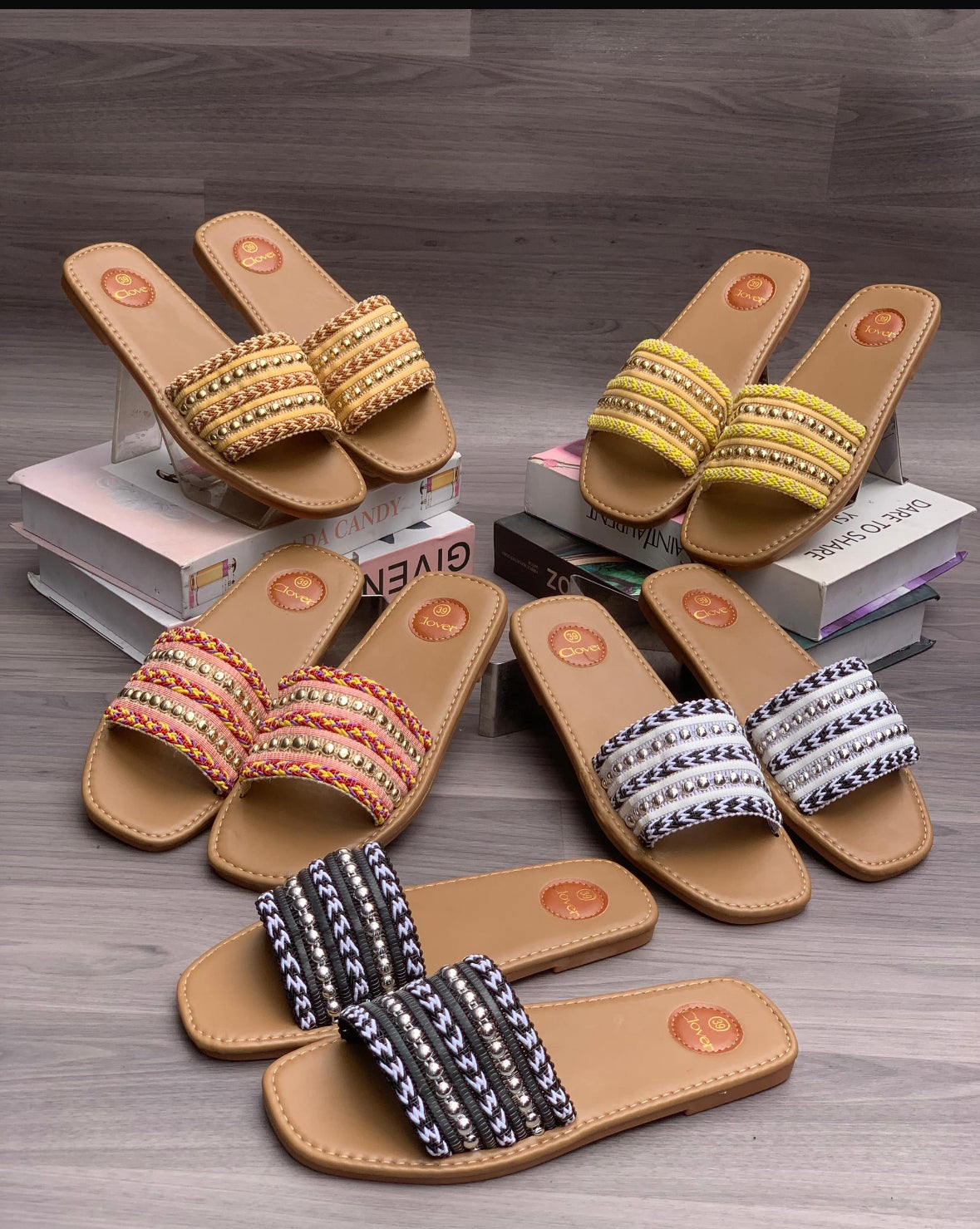 GHANA CLOVER SLIPPERS