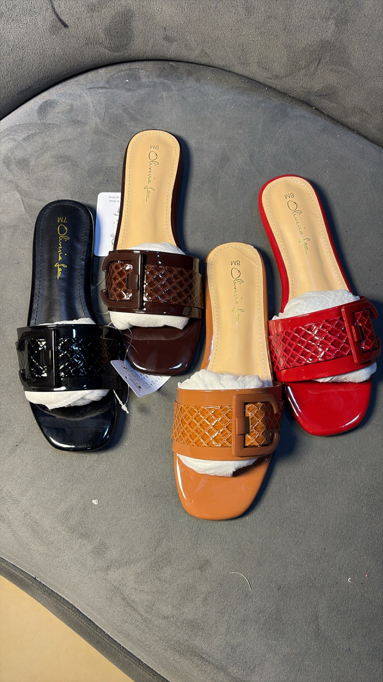 OLIVERIA FAN SLIPPERS