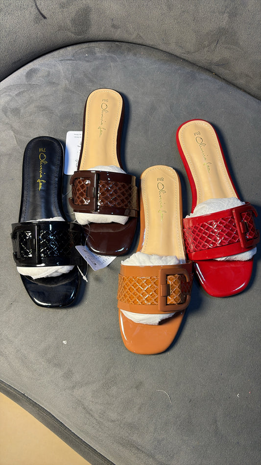 OLIVERIA FAN SLIPPERS