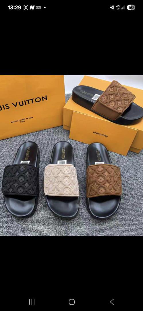 LOUIS VUITTON SLIPPERS