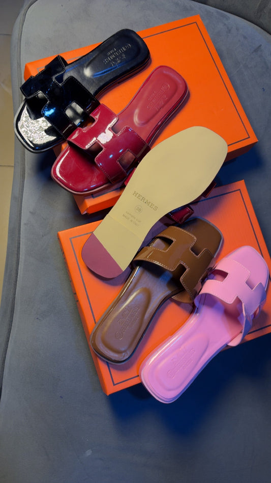 GLOSSY HERMES BOXED SLIPPERS