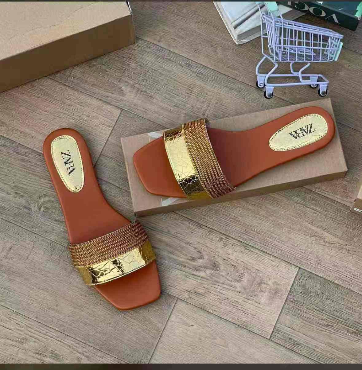 ZARA BOXED SLIPPERS